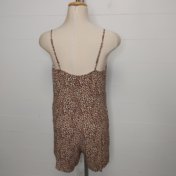 One Clothing cheetah print tie front romper size M - Picture 6 of 13